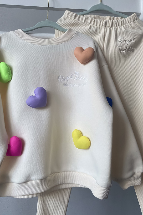 Bluza LOVE BABY z kolorowymi sercami 3D budyniowa 1